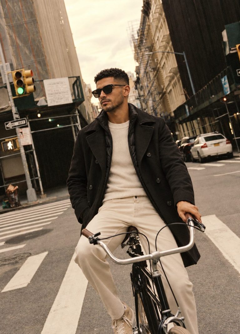Collezione uomo Helmur: giubbotto New York indossato in città