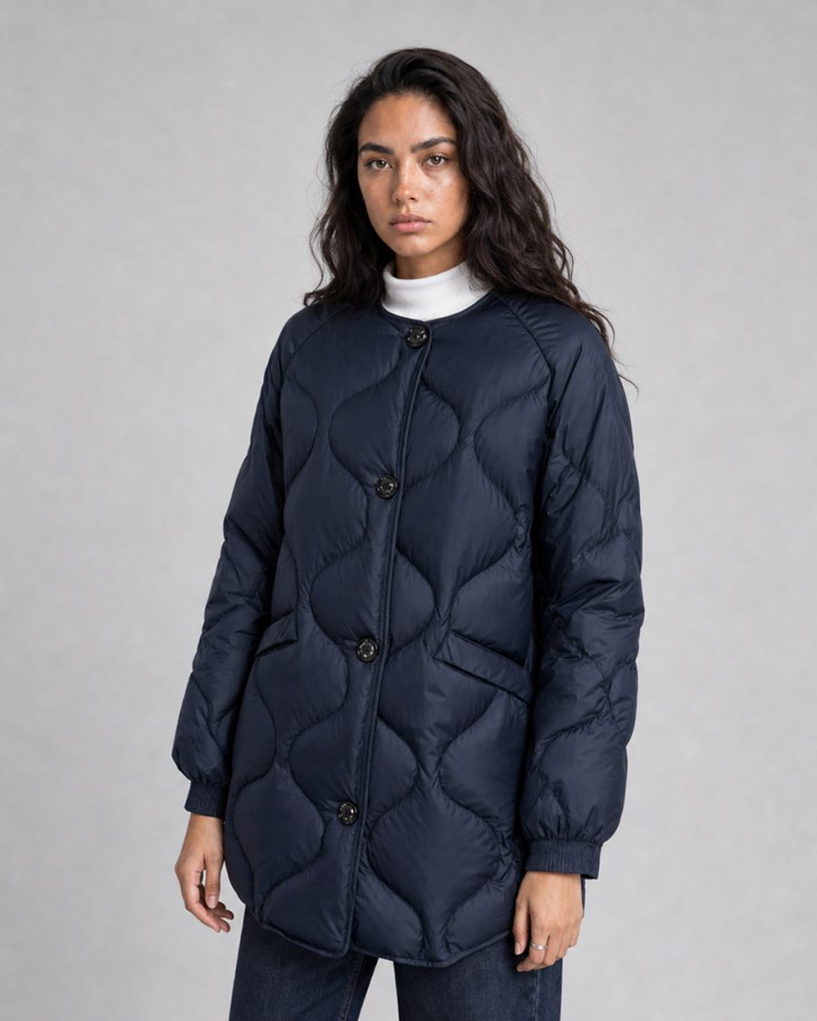 Giubbotto donna Helmur Atlanta colore Blu – indossato, tre quarti