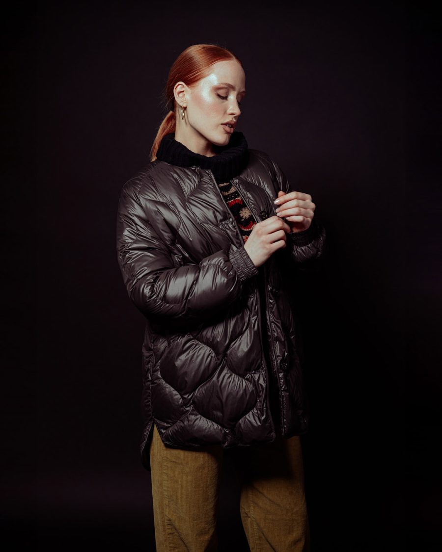 Giubbotto donna Helmur Atlanta colore Moro – still life su fondo nero