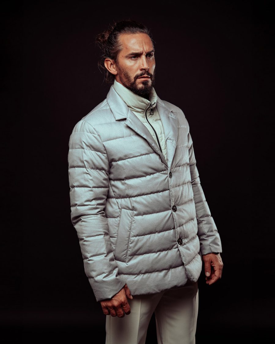 Giubbotto uomo Helmur Bruxelles colore Perla – still life su fondo nero
