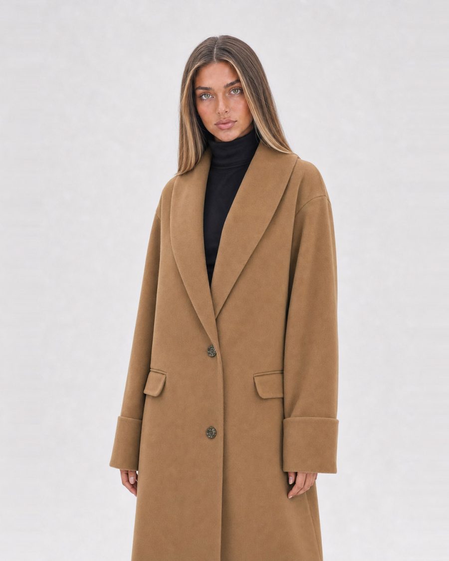 Cappotto donna Helmur Calgary colore Cammello – indossato, tre quarti