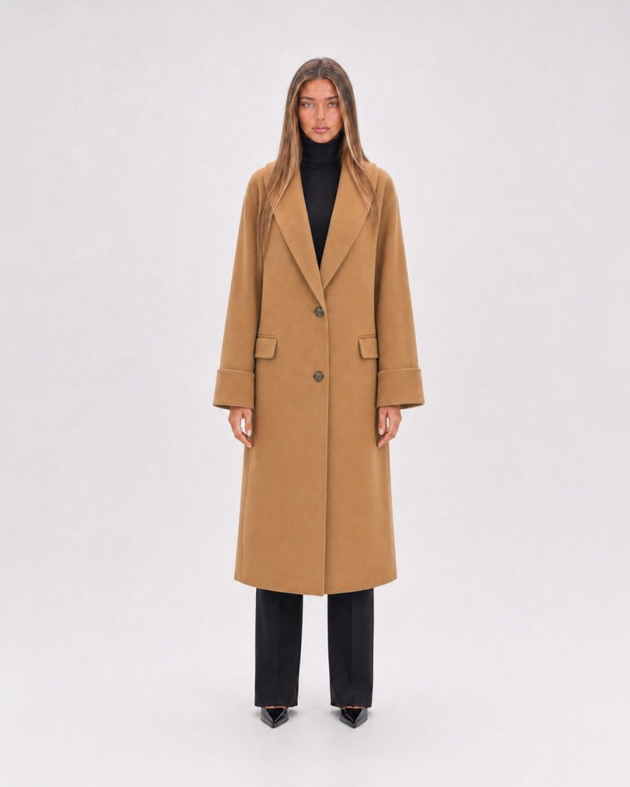 Cappotto donna Helmur Calgary colore Cammello – indossato, fronte