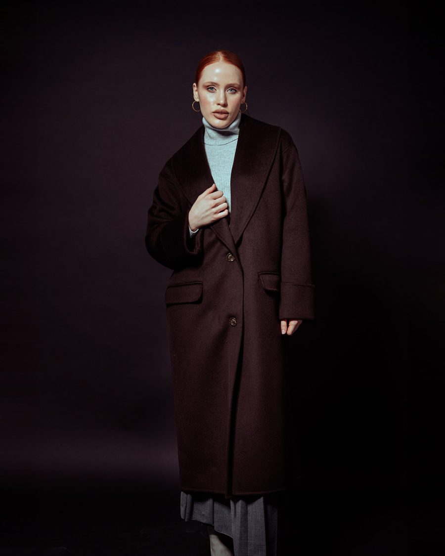 Cappotto donna Helmur Calgary colore Moro – still life su fondo nero