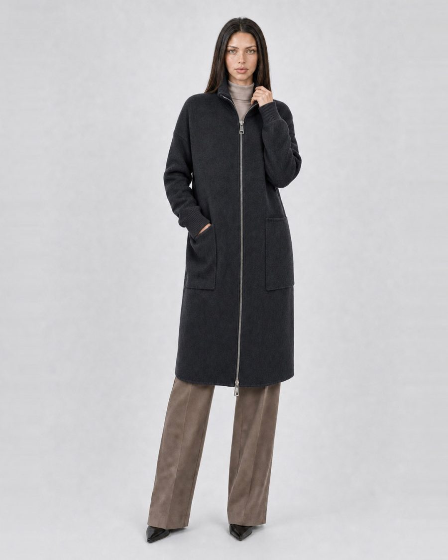 Cappotto donna Helmur Cambridge colore Antracite – editoriale