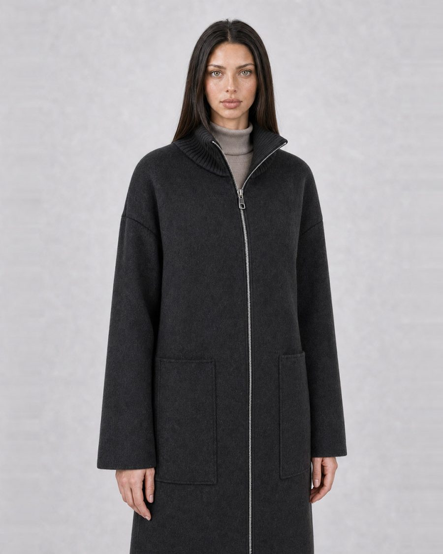 Cappotto donna Helmur Cambridge colore Antracite – indossato, tre quarti