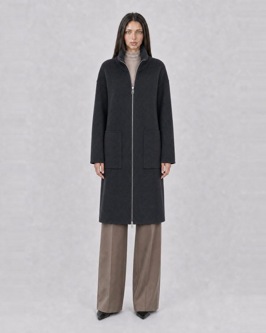 Cappotto donna Helmur Cambridge colore Antracite – indossato, fronte