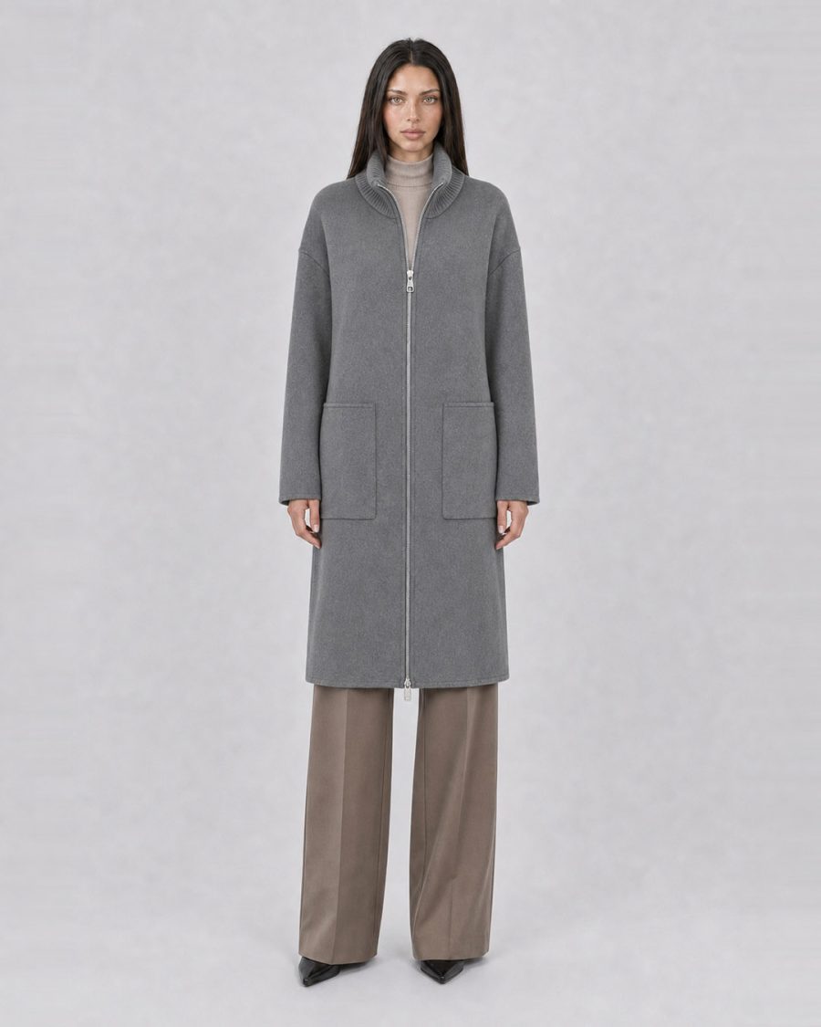 Cappotto donna Helmur Cambridge colore Cenere – indossato, fronte
