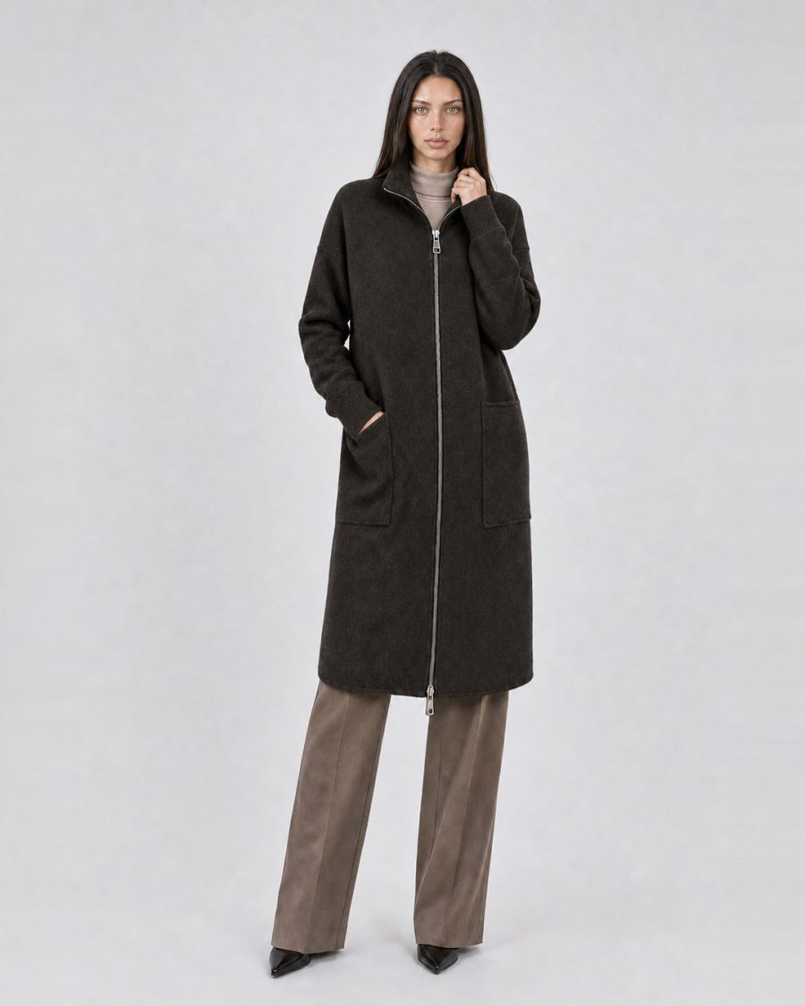 Cappotto donna Helmur Cambridge colore Moro – editoriale