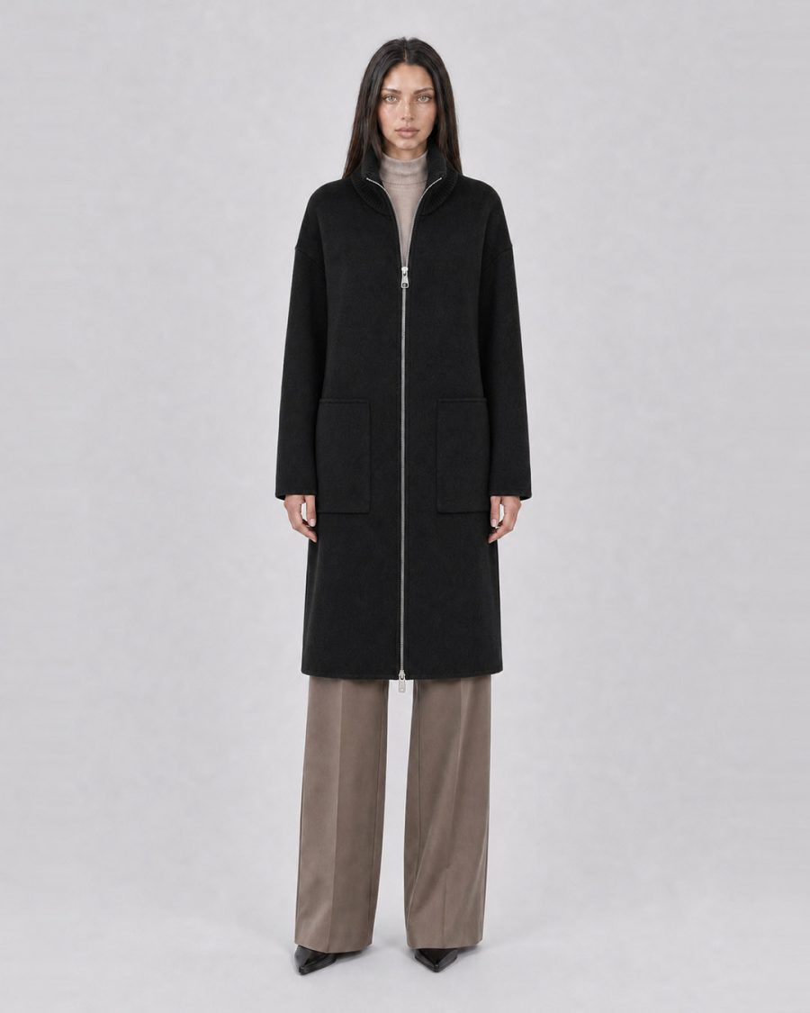 Cappotto donna Helmur Cambridge colore Nero – indossato, fronte