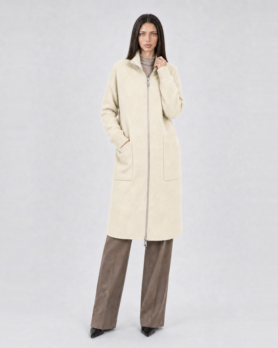 Cappotto donna Helmur Cambridge colore Panna – editoriale