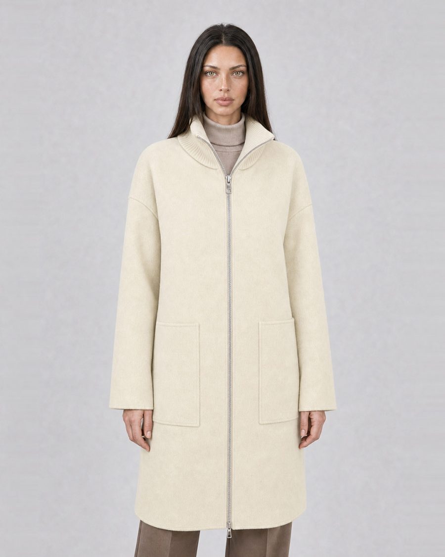 Cappotto donna Helmur Cambridge colore Panna – indossato, tre quarti
