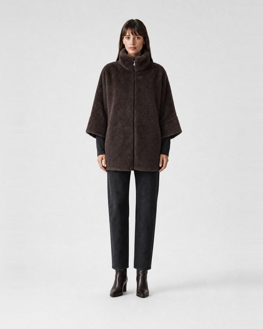 Pelliccia donna Helmur Chamonix colore Cacao – indossato, fronte