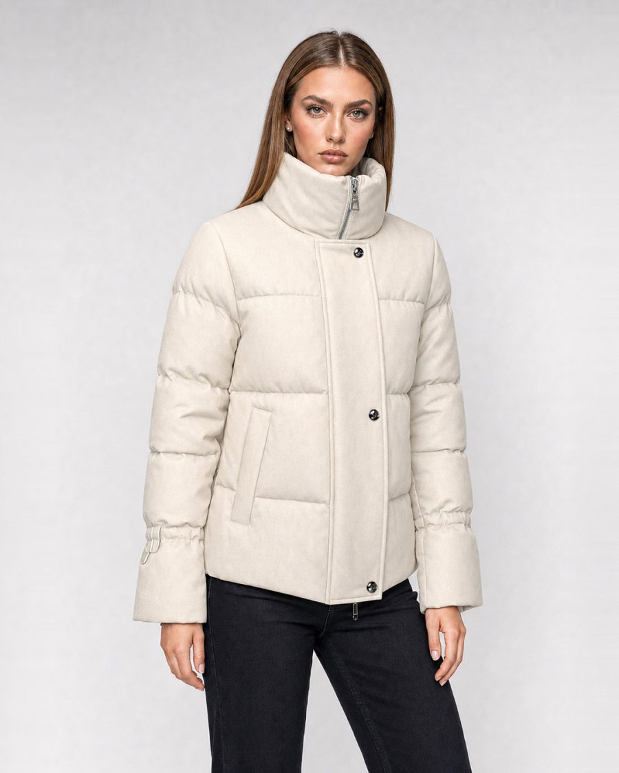 Giubbotto donna Helmur Cortina colore Panna – indossato, tre quarti