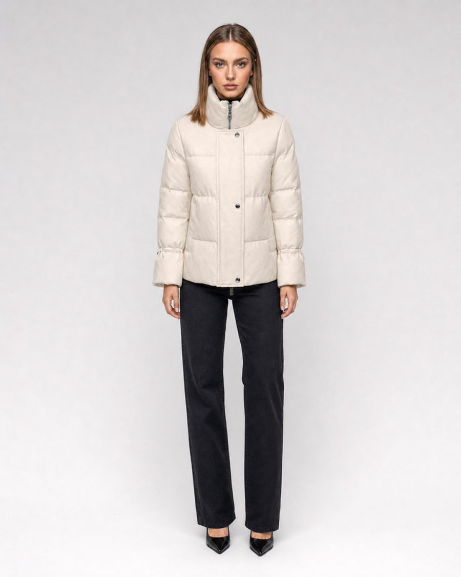 Giubbotto donna Helmur Cortina colore Panna – indossato, fronte