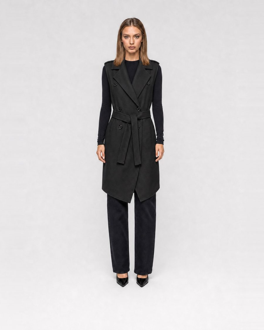 Cappotto donna Helmur Derby colore Nero – indossato, fronte