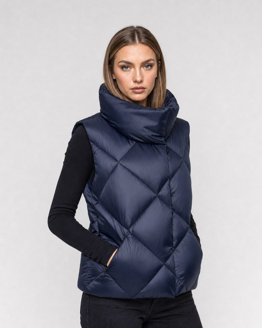 Giubbotto donna Helmur Ginevra colore Blu – indossato, tre quarti