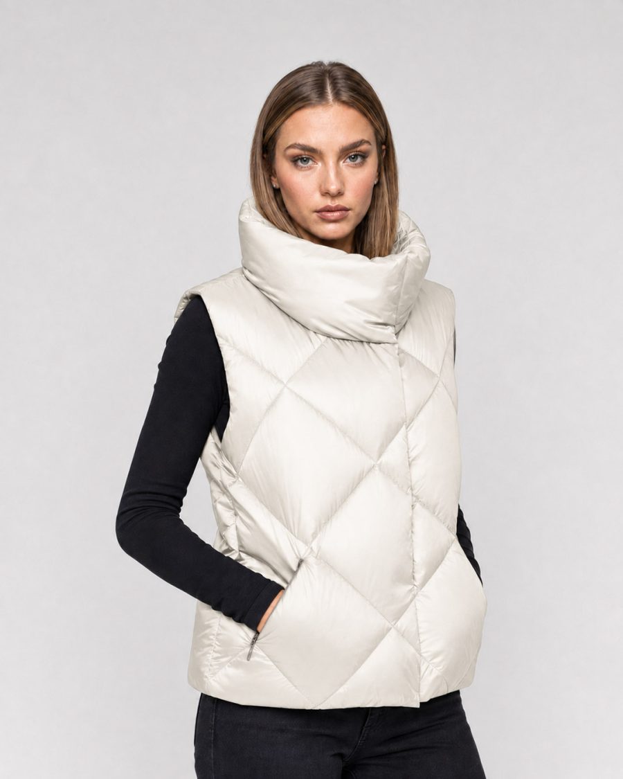 Giubbotto donna Helmur Ginevra colore Panna – indossato, tre quarti
