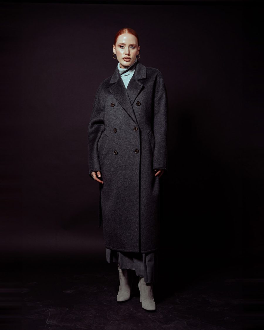 Cappotto donna Helmur Hamilton colore Nero – still life su fondo nero