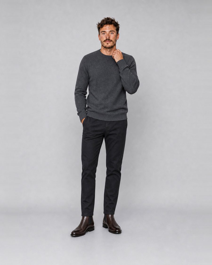 Maglia uomo Helmur Misurina colore Scuro – editoriale