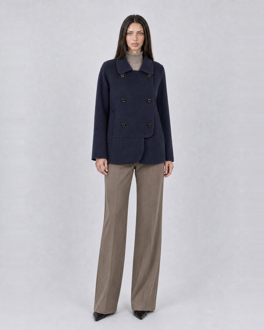 Cappotto donna Helmur Lugano colore Blu – indossato, fronte