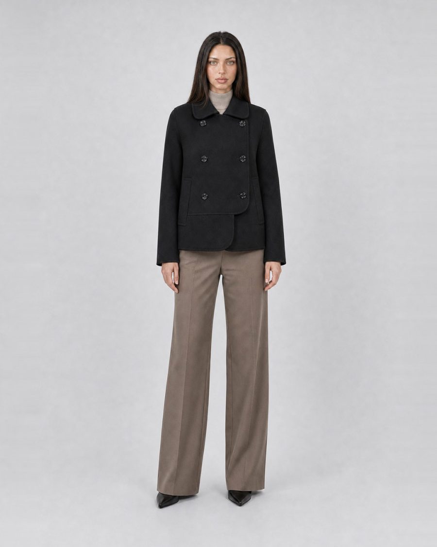 Cappotto donna Helmur Lugano colore Nero – indossato, fronte