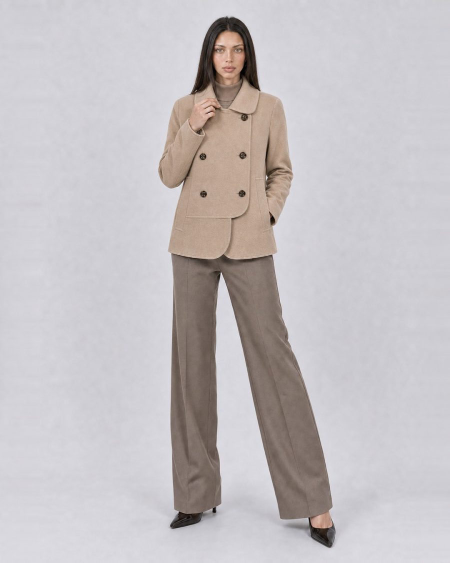 Cappotto donna Helmur Lugano colore Sabbia – editoriale