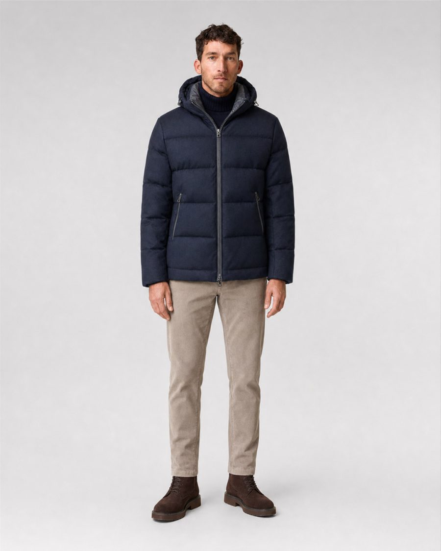 Giubbotto uomo Helmur Merano colore Blu – indossato, fronte