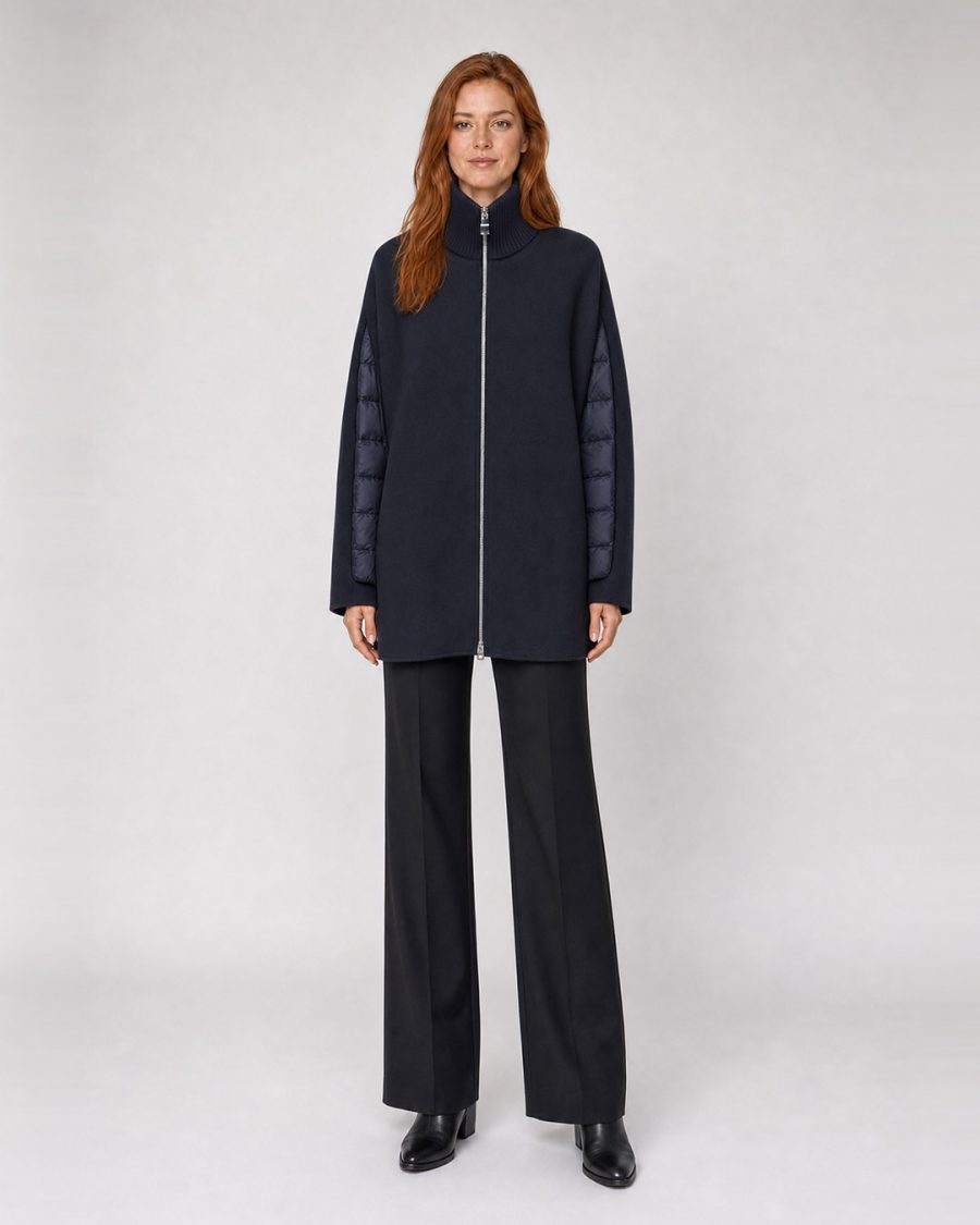 Cappotto donna Helmur Nottingham colore Blu – indossato, fronte