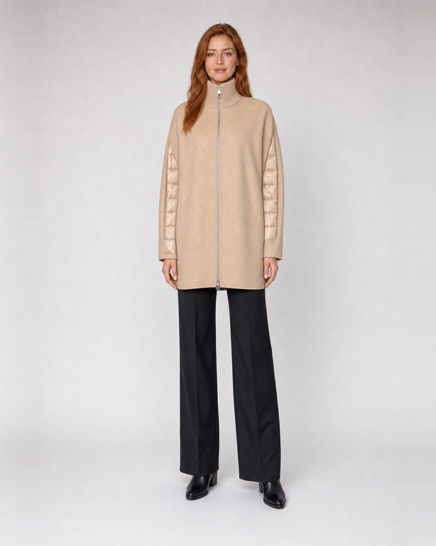 Cappotto donna Helmur Nottingham colore Sabbia – indossato, fronte