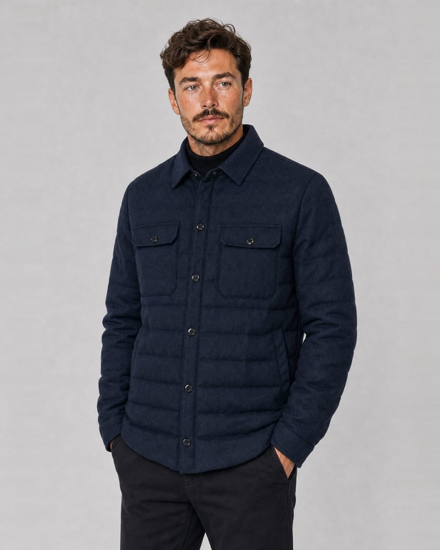 Giubbotto uomo Helmur Oxford colore Blu – indossato, tre quarti
