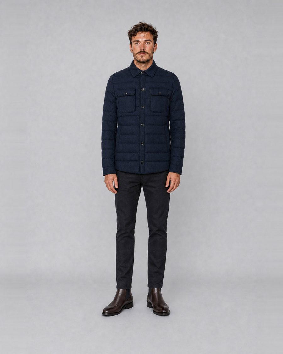 Giubbotto uomo Helmur Oxford colore Blu – indossato, fronte