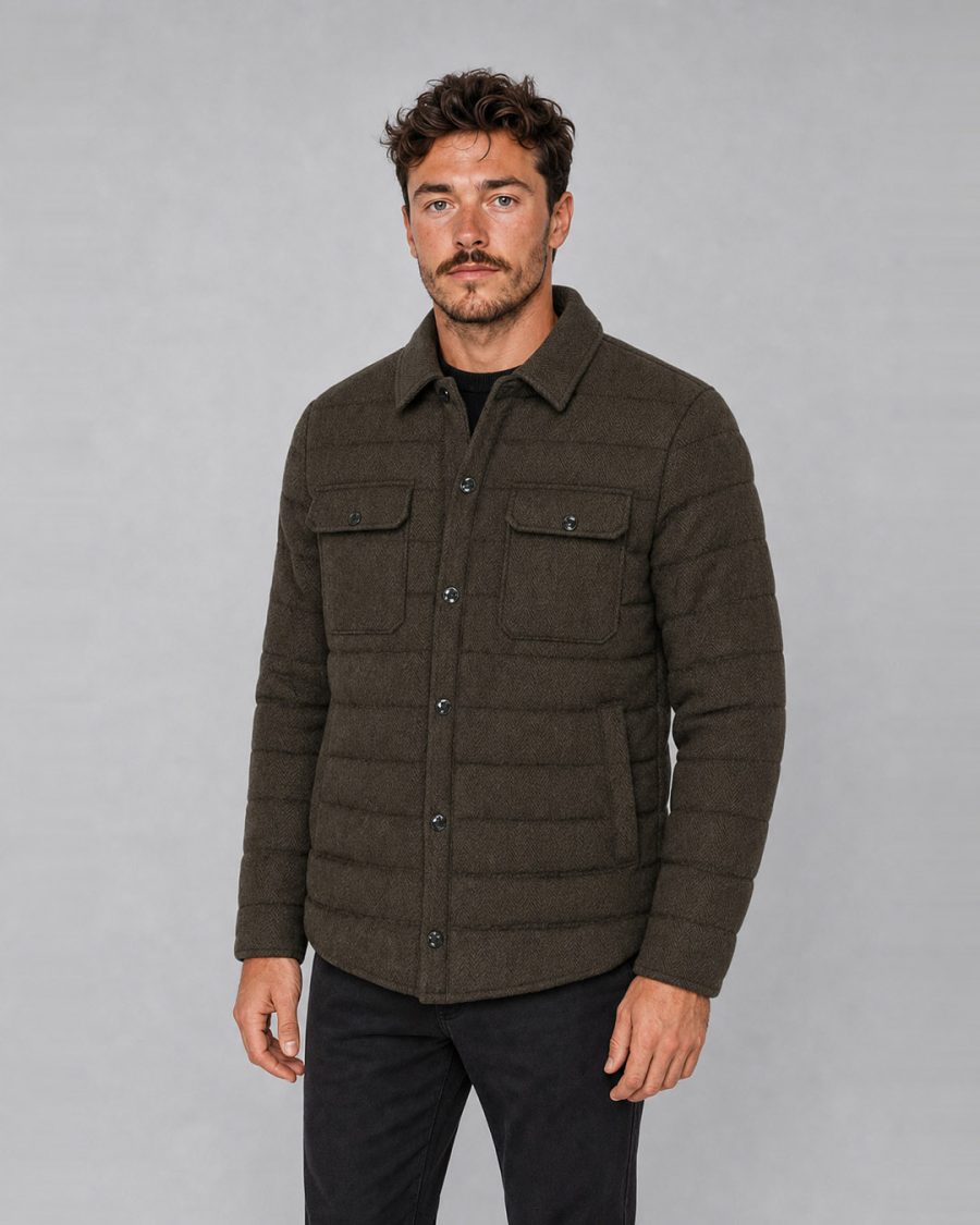 Giubbotto uomo Helmur Oxford colore Oliva – indossato, tre quarti
