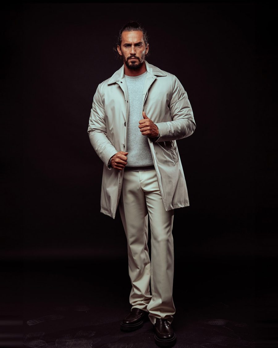 Giubbotto uomo Helmur Portland colore Pietra – still life su fondo nero