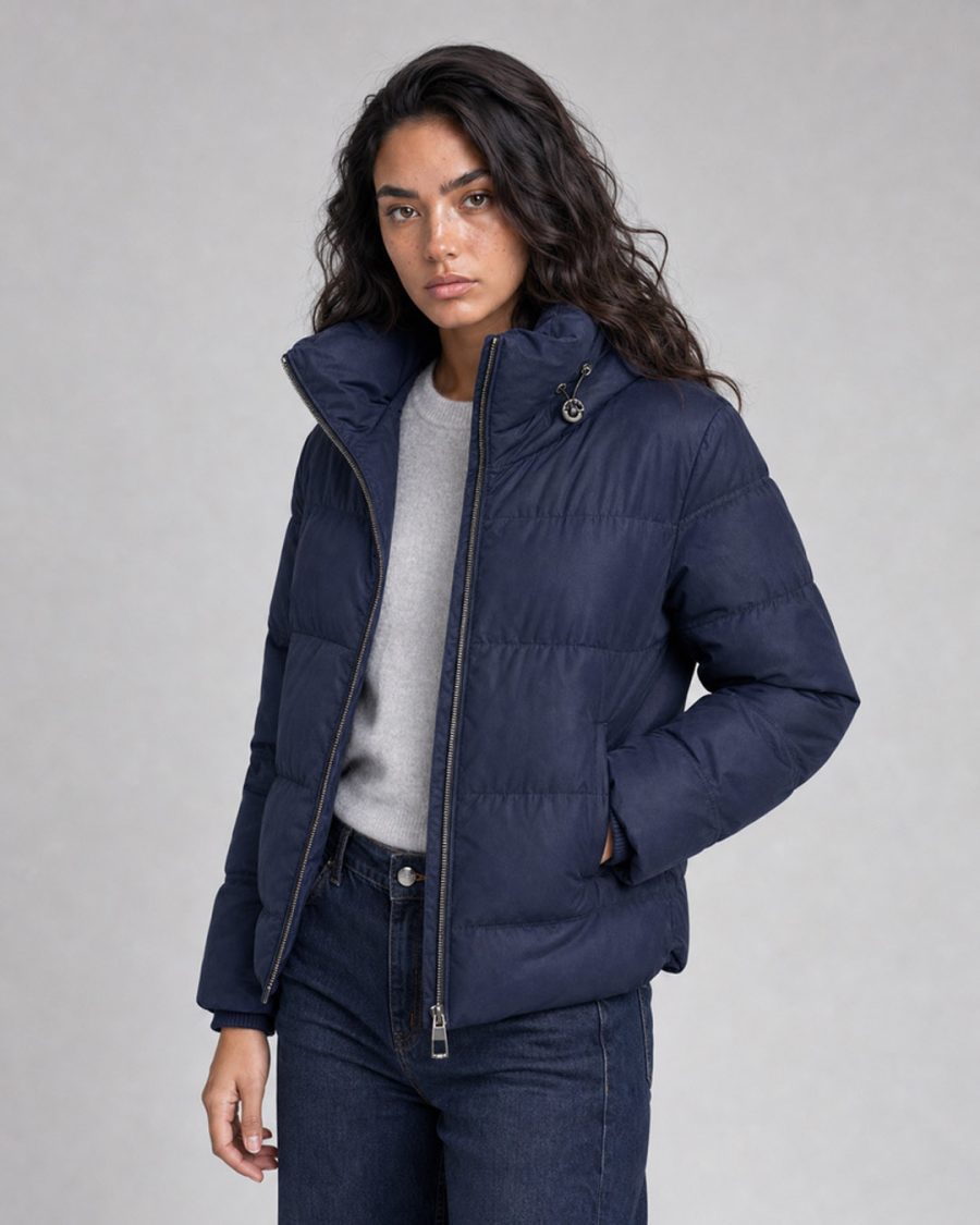 Giubbotto donna Helmur Praga colore Blu – indossato, tre quarti