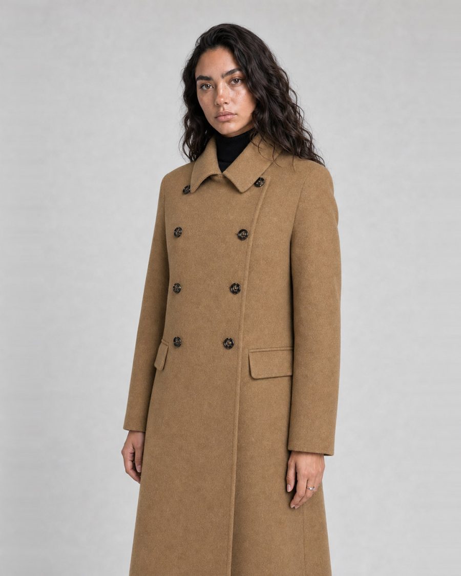 Cappotto donna Helmur Regina colore Cammello – indossato, tre quarti
