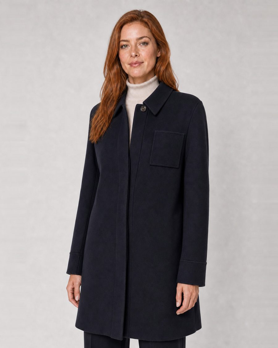 Cappotto donna Helmur Toronto colore Blu – indossato, tre quarti