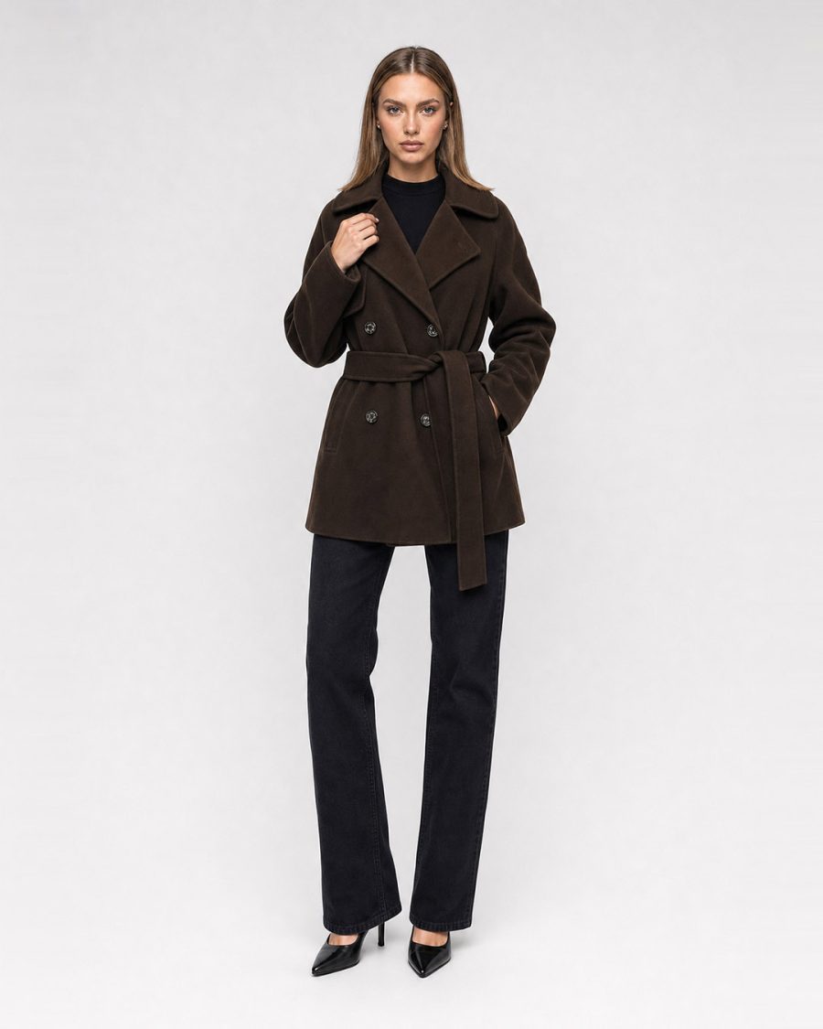 Cappotto donna Helmur Windsor colore Cacao – editoriale